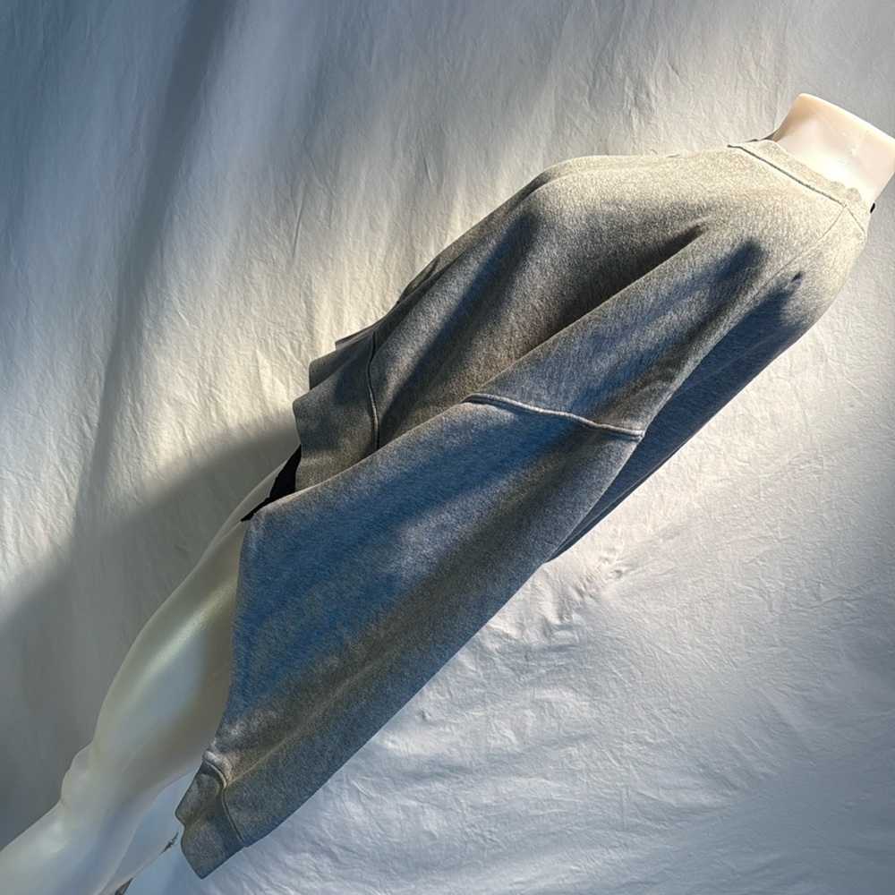 Nike Women's Gray Sweatshirt - Picture 6 of 15